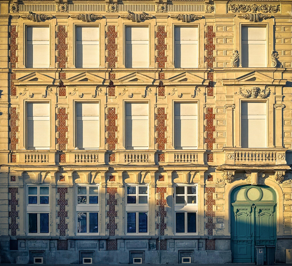 Building, place du Trichon